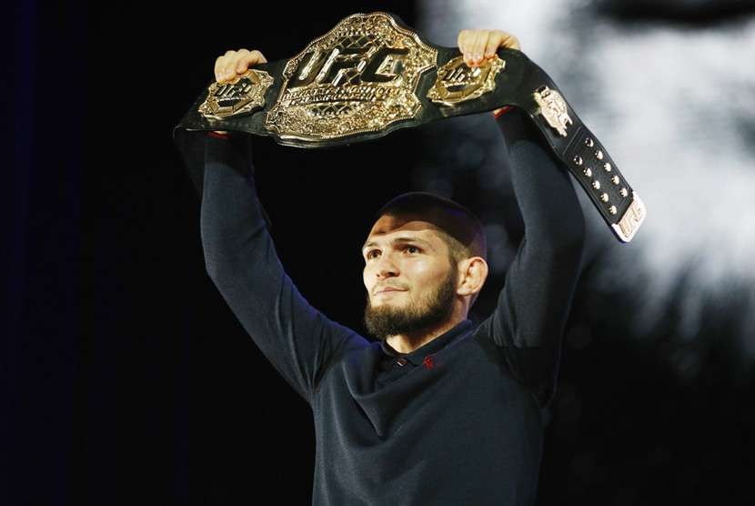 juara dunia kelas ringan UFC