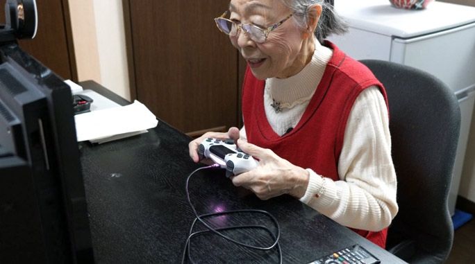 Hamako Mori Nenek Asal Jepang yang Jadi Pemain Gim Tertua di Dunia